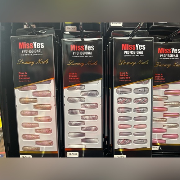 MissYes Luxury Press On Nails - Picture 6 of 15